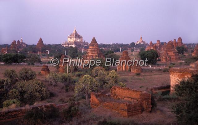 birmanie 45.JPG - Vue générale au coucher du soleilPagan (Bagan)Birmanie (Myanmar)